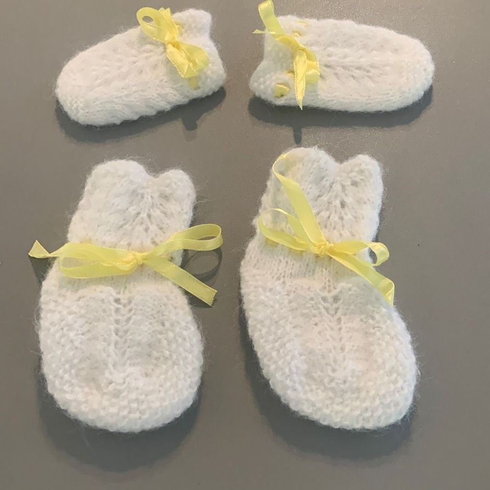 Vintage Knit Baby Booties & Mittens